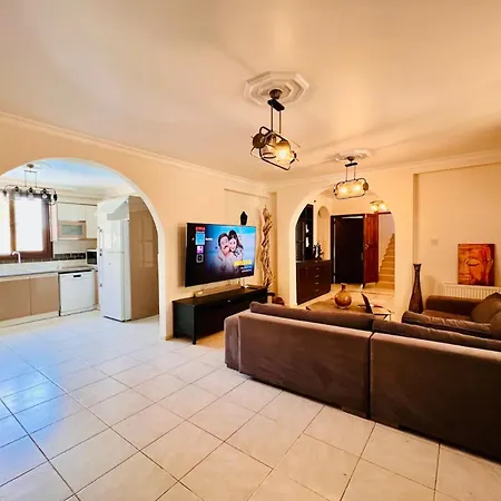 Sunset By Holidaykeys Agios Georgios (Kyrenia)